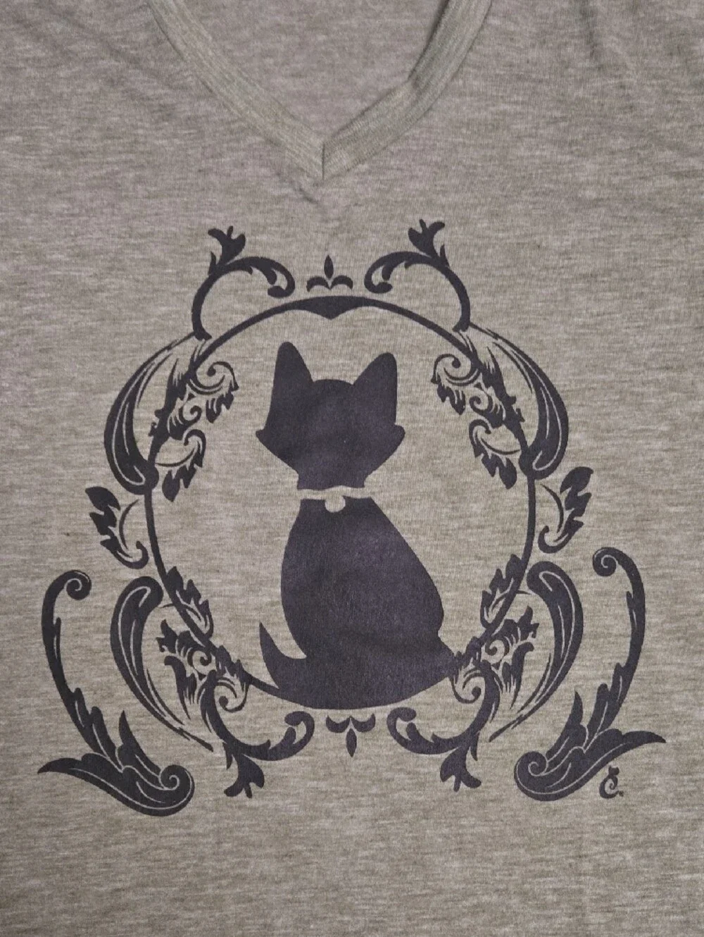 Unbranded Green Cat Silhouette V-Neck T-Shirt for Cat Lovers Womens Size L